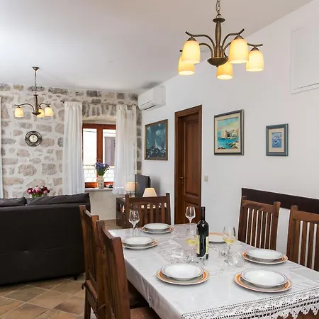 Βίλα Rustic Petrosa With Pool Near Dubrovnik Gruda
