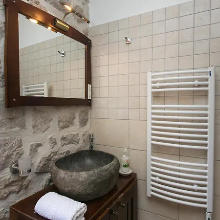 Rustic Petrosa With Pool Near Dubrovnik ヴィラ *